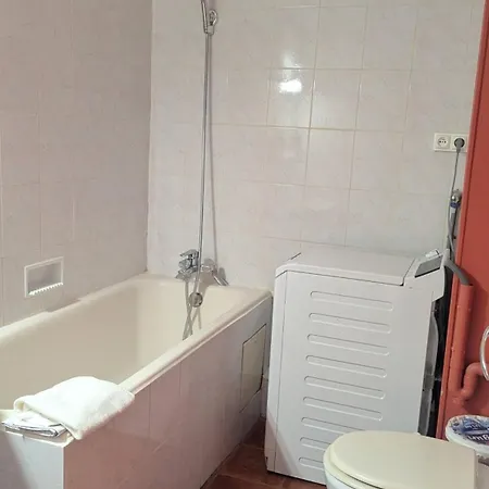 Appartement Esprit Vintage Avec Piscine, Proche Du Metro Parijs