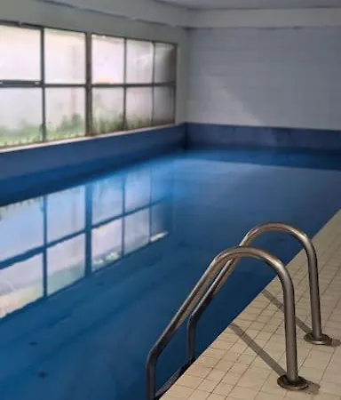 Esprit Vintage Avec Piscine, Proche Du Metro