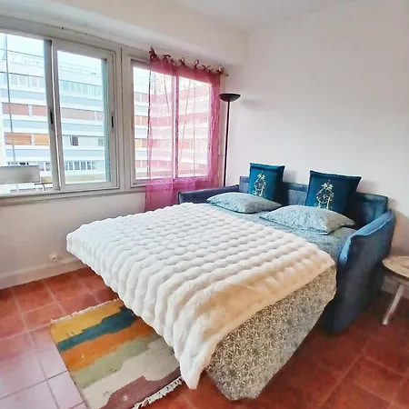 Esprit Vintage Avec Piscine, Proche Du Metro *