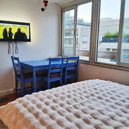 Esprit Vintage Avec Piscine, Proche Du Metro Paris