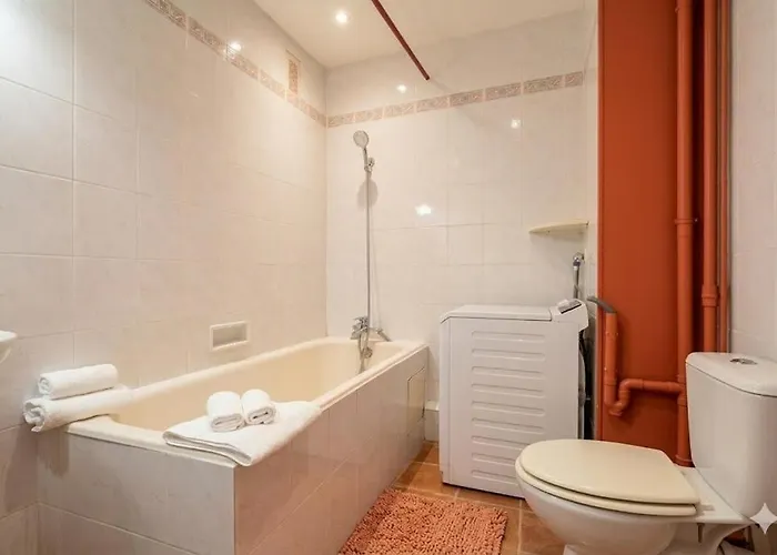 Appartement Esprit Vintage Avec Piscine, Proche Du Métro Paris